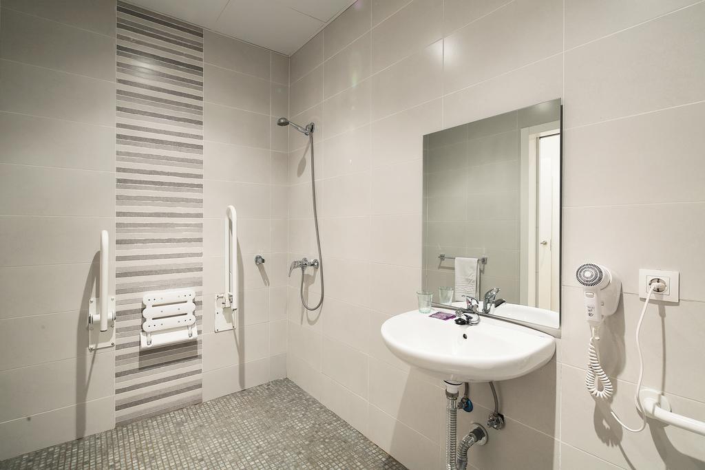 Hostal Balkonis Barcelona Room photo
